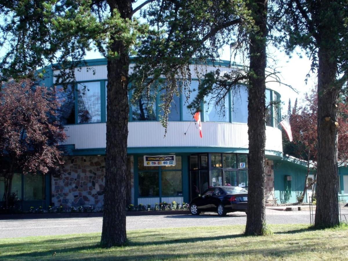 Falcon Lake Hotel Exterior photo
